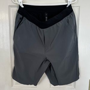 EUC Ten Thousand Grey Size L Interval Short w/ Liner 9” inseam